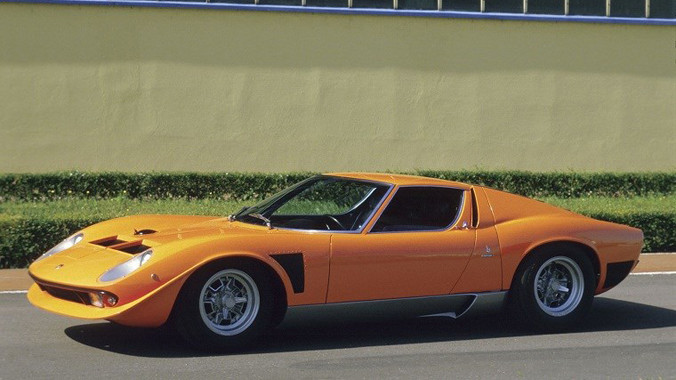 1. Jota: Việc xây dựng Jota trong thời gian rảnh rỗi của mình với việc sáng tạo thân xe từ hợp kim chắc chắn. Mặc dù các bản sao đã được xây dựng, nhưng bản gốc đã bị phá hủy trong một vụ tai nạn hỏa hoạn.