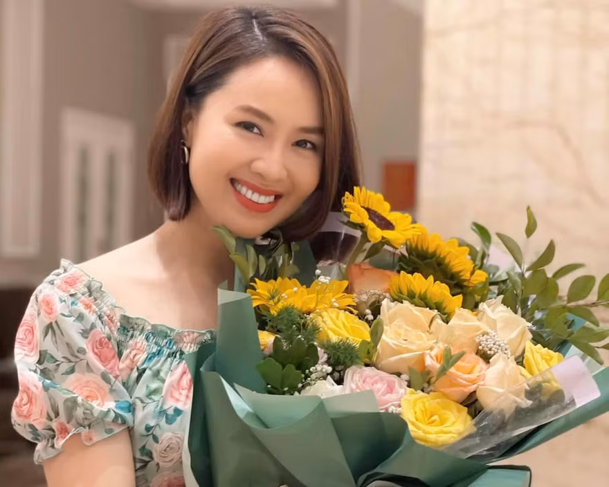 Hồng Diễm tung hỏa mù về kết phim "Hướng dương ngược nắng"