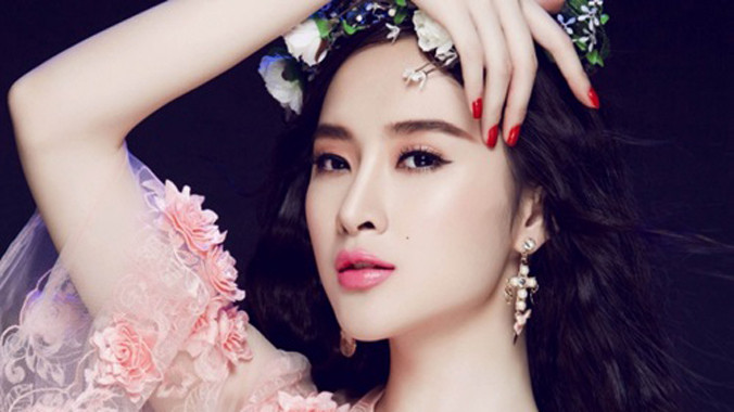 Angela Phương Trinh.