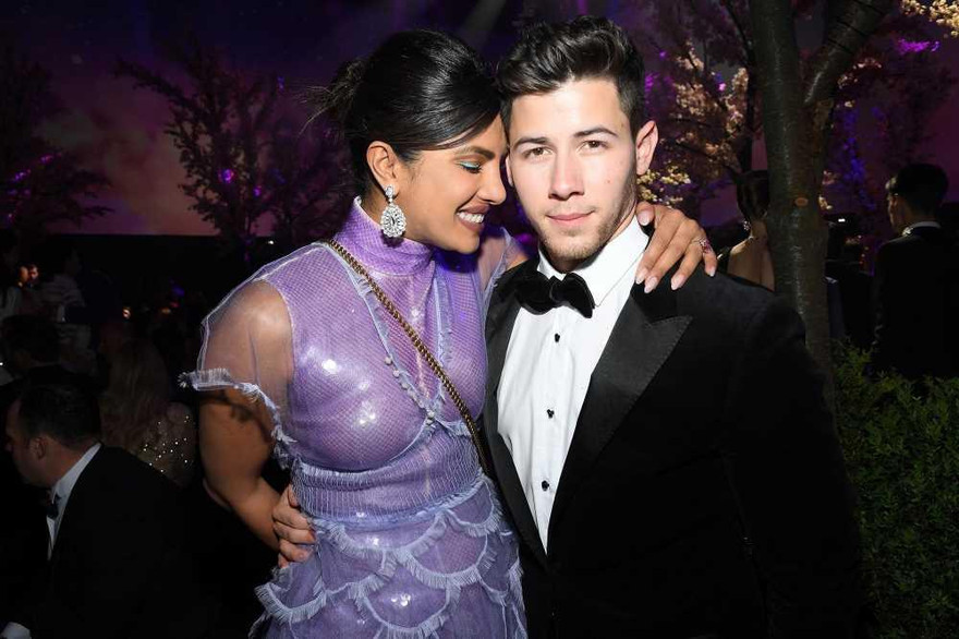 Phản ứng của Hoa hậu Priyanka Chopra trước nghi vấn chia tay chồng kém 10 tuổi