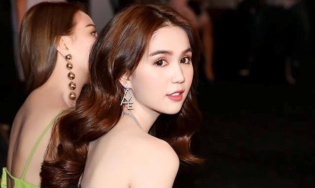 Ngọc Trinh mời gọi đại gia mua siêu sim