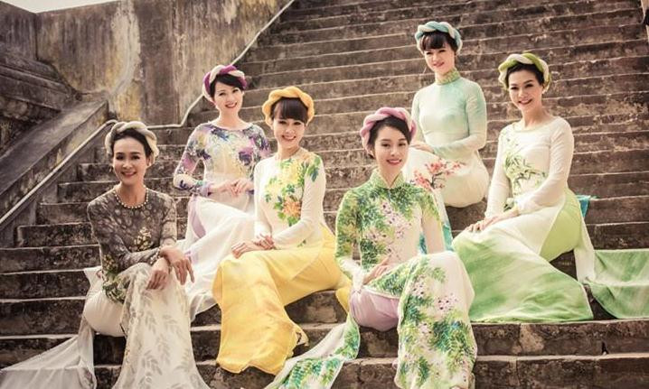 Mãn nhãn ngắm bộ sưu tập áo dài “Hà Nội 12 mùa hoa”