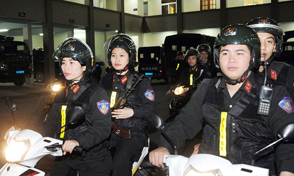 Tổ công tác tuần tra kiểm soát với sự xuất hiện của những nữ CSĐN.