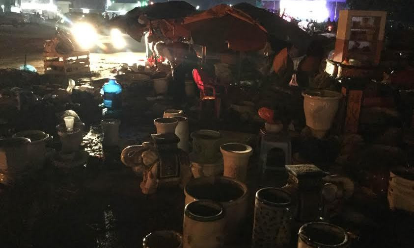 Nỗi lo hàng "quay đầu" ngành sành, sứ đến tận giao thừa.