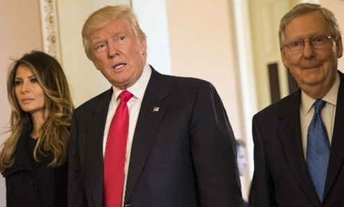 Donald Trump và phụ tá có thể cũng sẽ mất một thời gian mới quen được cách sắp xếp và văn phòng trong Nhà Trắng. Ảnh: Anadolu.