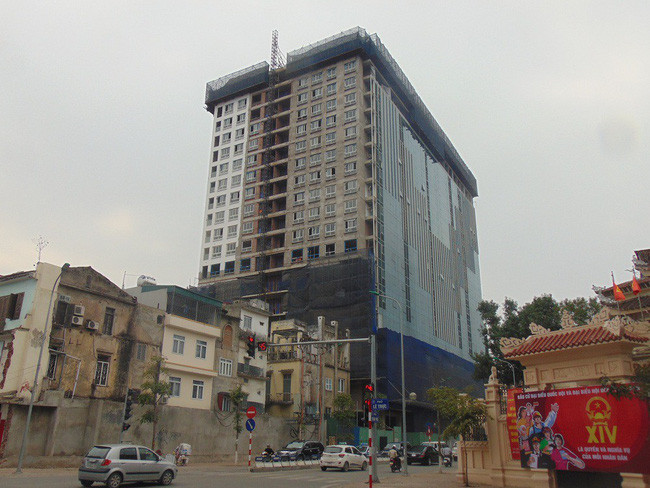 Cao ốc sai phép 8B Lê Trực.