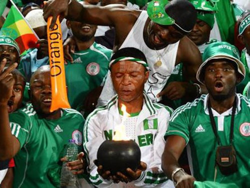 Sự thật chuyện chơi ngải ở giải bóng đá Ngoại hạng Anh