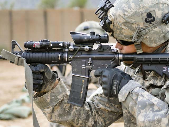 Đặc nhiệm Mỹ đã tham gia cuộc đột kích vào một nhà tù của IS ở Iraq để giải cứu hàng chục con tin.