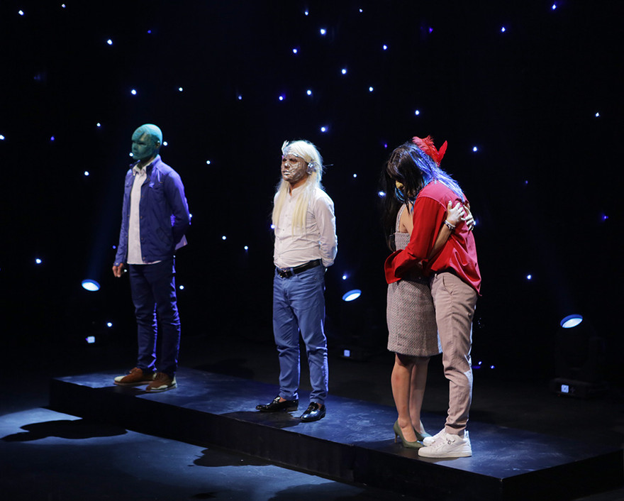 Bà mẹ đơn thân tham gia hẹn hò kinh dị