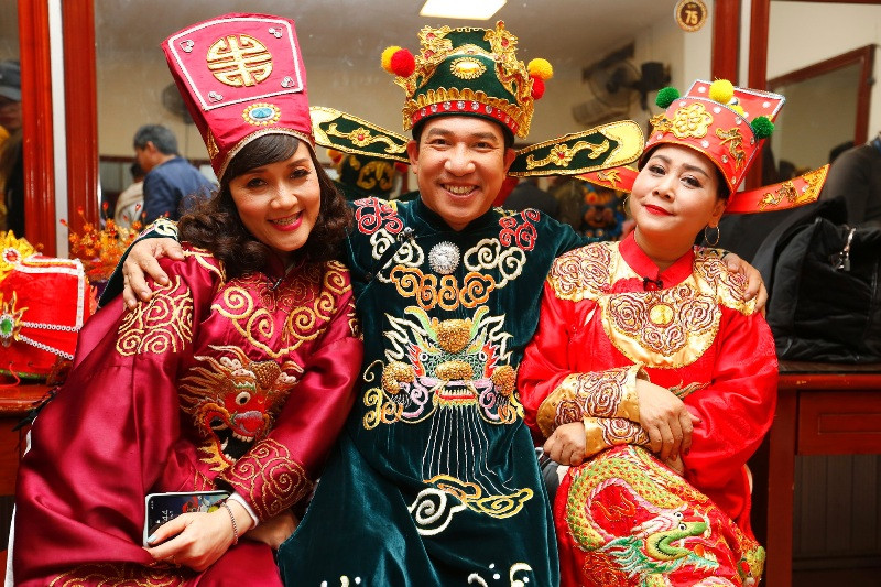 Một ông hai bà Táo