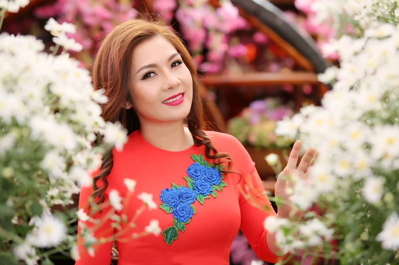 NSƯT Diệu Hương trình làng album Ca Huế