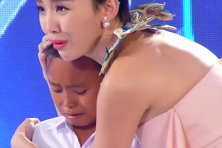 Hồ Văn Cường thu hút sự chú ý của dư luận ngay từ lần đầu tiên xuất hiện trong chương trình "Thần tượng âm nhạc nhí".