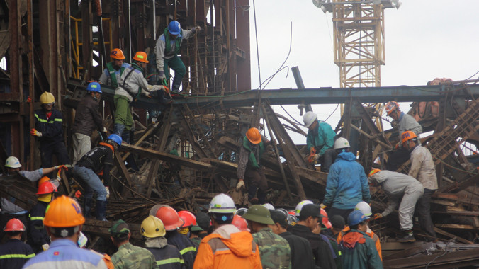 Hiện trường vụ sập giàn giáo tối 25/3.