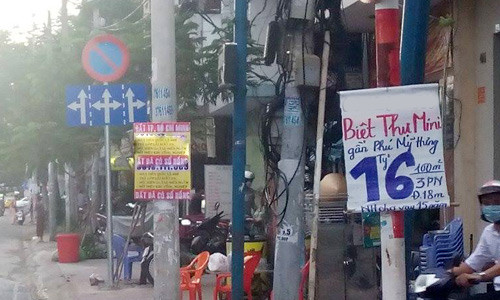 Biệt thự mini được giới buôn nhà đất đánh giá là siêu rẻ nhưng bên bán mượn chiêu đánh bóng sản phẩm hơi quá lố. Ảnh: Vũ Lê/vnExpress