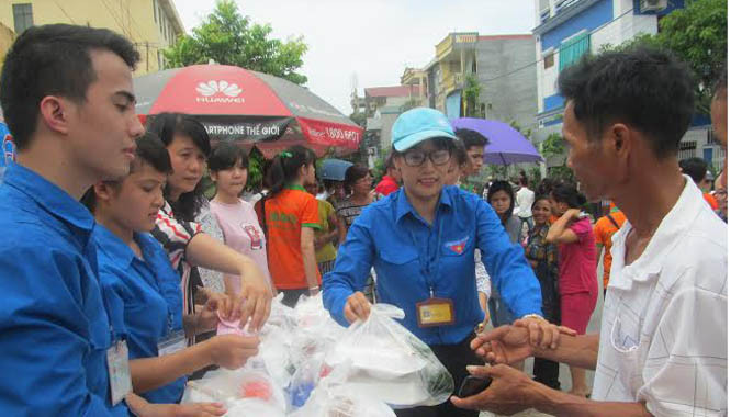 Hàng nghìn suất cơm miễn phí cho các sĩ tử tại Thanh Hóa