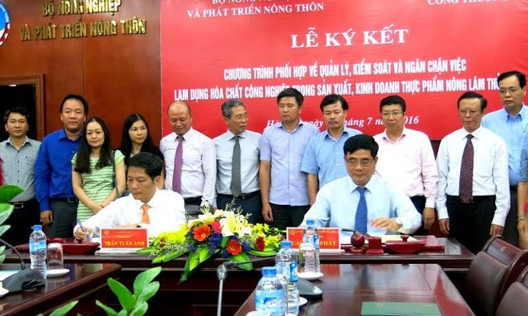 Hai Bộ 'bắt tay' ngăn việc lạm dụng hoá chất trong thực phẩm