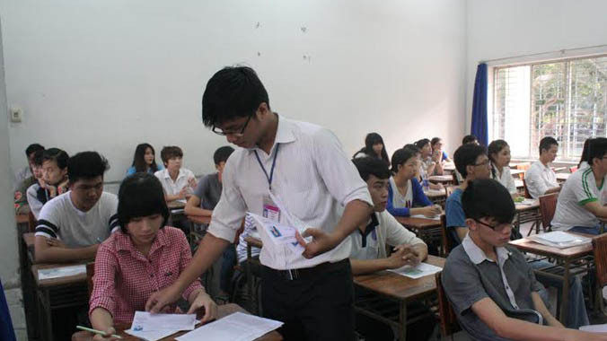 Thí sinh chuẩn bị thi.