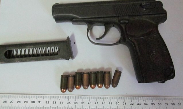 Khẩu súng tang vật. Ảnh: T.T.