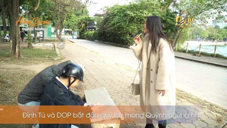 Đình Tú quỳ lạy Quỳnh Kool xin cô đừng hát