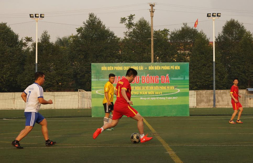 Một pha bóng trong trận đấu 