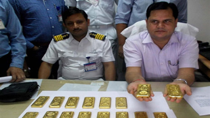 Vàng lậu giấu trong nhà vệ sinh máy bay của Jet Airways bị cơ quan chức năng thu giữ.