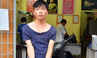 Đối tượng Lộc cùng tang vật tại cơ quan công an