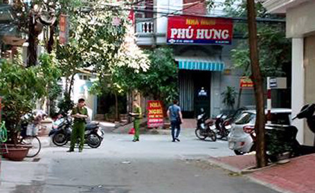 Cảnh sát khám nghiệm hiện trường vụ án