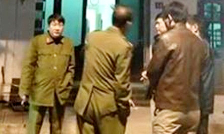 Cơ quan chức năng tại hiện trường vụ án