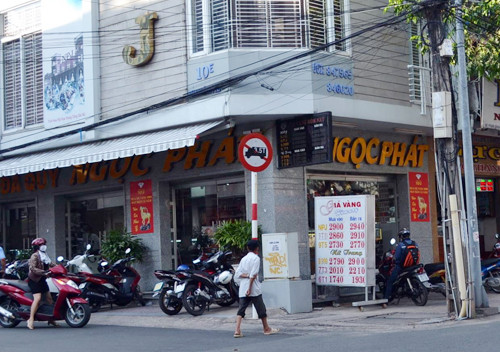 Tiệm vàng bị lừa mua 58 kg vàng giả. Ảnh: Hoàng Trường