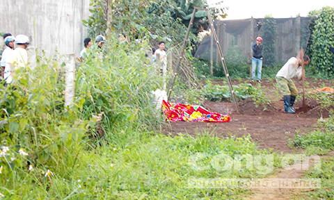 Một nạn nhân tử vong ngay bên hàng rào nhà Đản