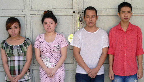 Nhóm làm vàng giả bị bắt. Ảnh: Cửu Long