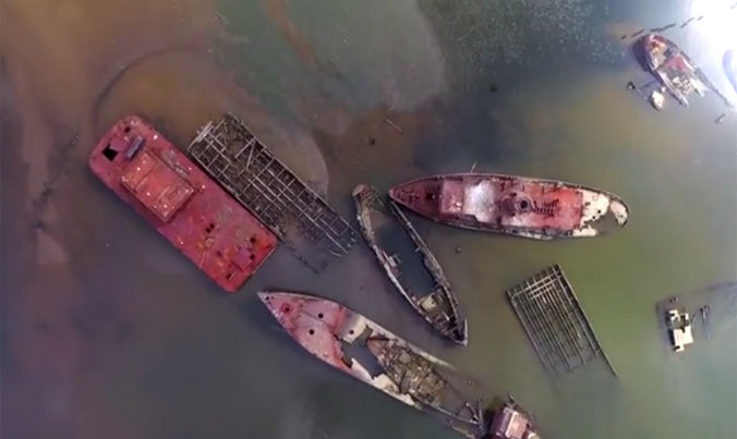 Nghĩa địa tàu chiến Mỹ nhìn từ máy bay không người lái