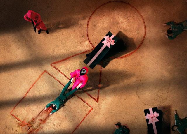 Showbiz 31/10: Báo Nhật Bản khẳng định các trò chơi trong Squid Game đều là ‘sao chép’