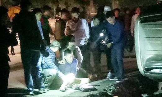 Nghi phạm cùng tang vật sau khi phóng xe bỏ chạy đã bị bắt giữ.