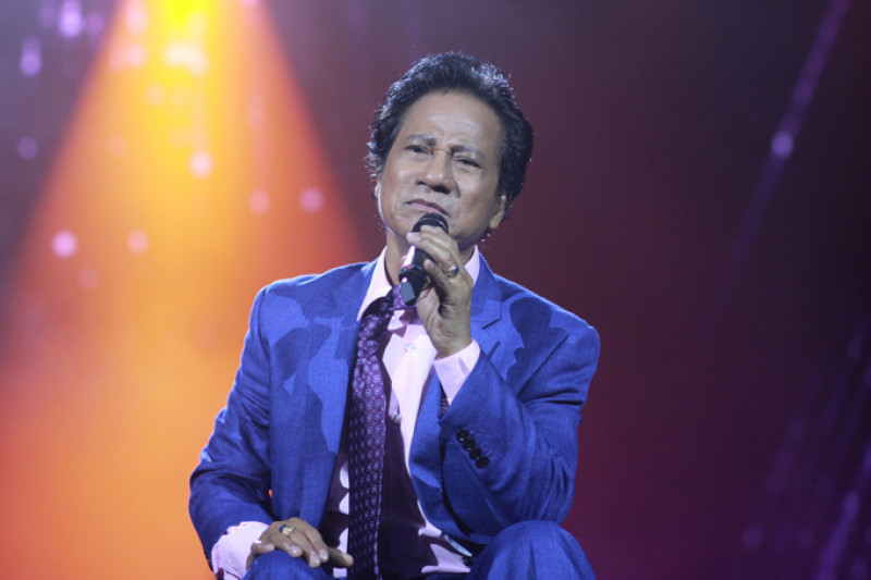 Danh ca Chế Linh bức xúc vì tin đồn qua đời.