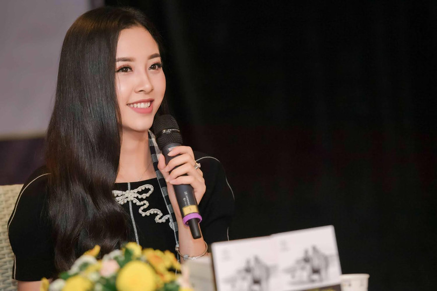 Câu chuyện mượn tiền mua áo tặng mẹ ngày 20/10 là kỉ niệm mà Á hậu Thuý An nhớ mãi.