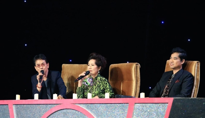 Danh ca Phương Dung trong chương trình "Tuyệt đỉnh song ca". 