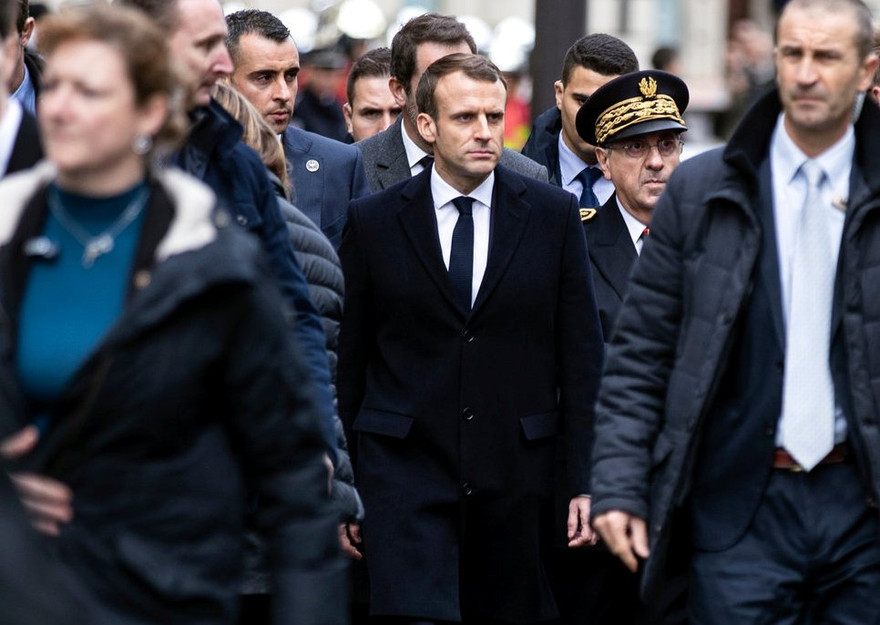 Tổng thống Pháp trước khoảnh khắc của sự thật