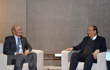 Thủ tướng Nguyễn Xuân Phúc tiếp Tổng Giám đốc Công ty Anheuser-Busch InBev (AB InBev) của Bỉ, ngài Carlos Brito. (Ảnh: Thống Nhất/TTXVN)