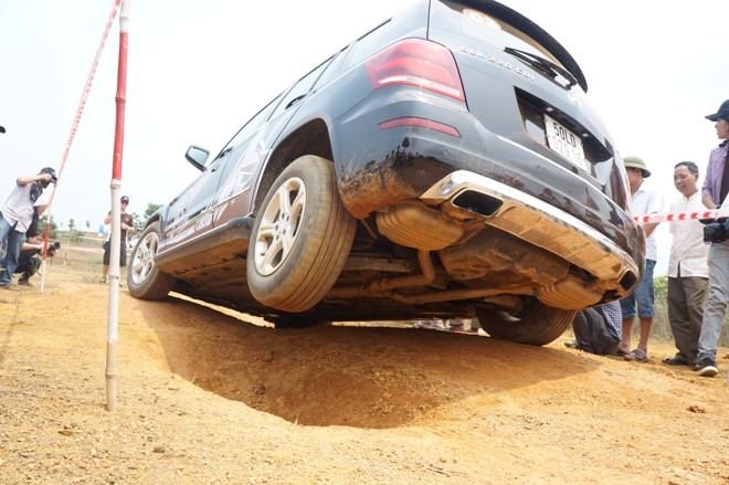 Mang xe sang đi… Off-road 
