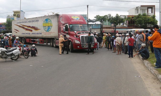 Hiện trường nơi xảy ra vụ tai nạn. Ảnh: T.T.