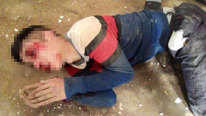 Đối tượng Linh bị người dân bắt giữ