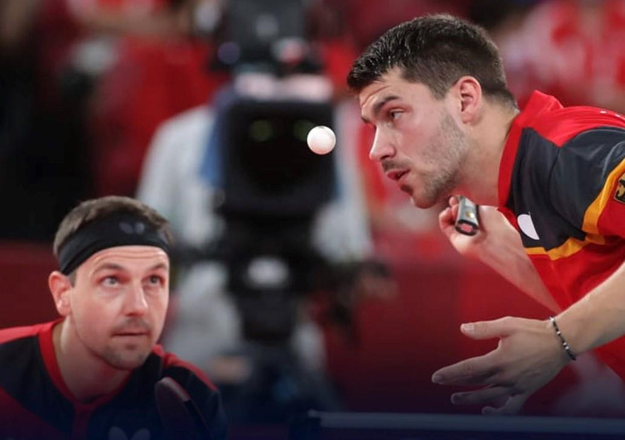 Cây vợt huyền thoại Timo Boll (trái) cùng đồng đội đã có mặt trong trận chung kết Olympic Tokyo