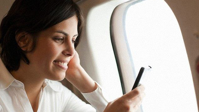 Có thể sử dụng điện thoại trên máy bay