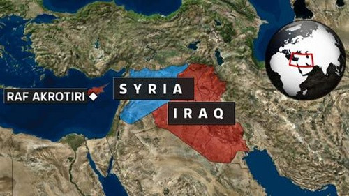 Các chiến đấu cơ Anh mất khoảng hai giờ để bay từ căn cứ Akrotiri ở đảo Síp tới Iraq. Đồ họa: SkyNews