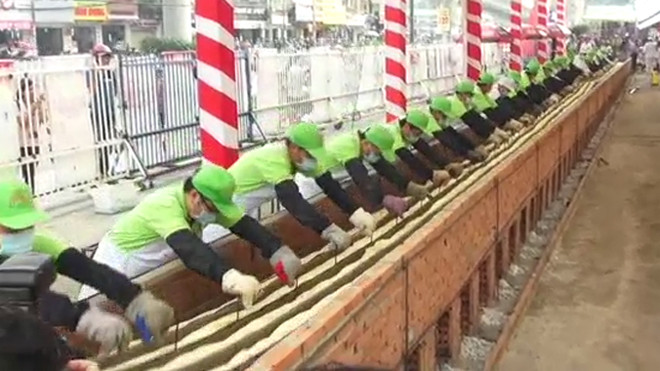 Bánh mỳ kỷ lục Việt Nam dài hơn 135m