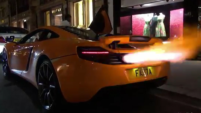 Siêu xe McLaren 12C phun lửa như trong game Asphalt 8 