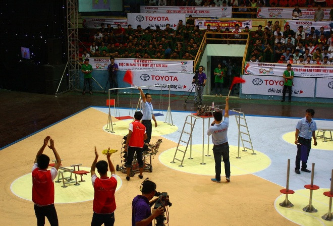 Kết thúc vòng bảng Robocon 2014: Không cân sức 