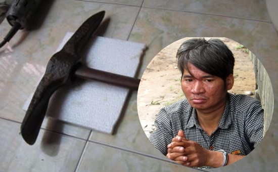 Đối tượng A Deo (hình nhỏ) dùng cuốc chim giết vợ