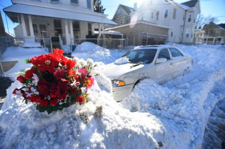 Chiếc xe vô tình gây ra cái chết của hai mẹ con. Ảnh: northjersey.com.